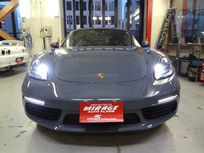 流麗フォルムのポルシェ ケイマンs カーセキュリティ 自動車盗難 車上荒らし対策のミラージュオートアラーム