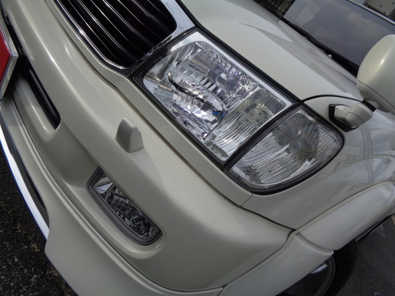 時を越え、今でも愛される王者。ランドクルーザー100。