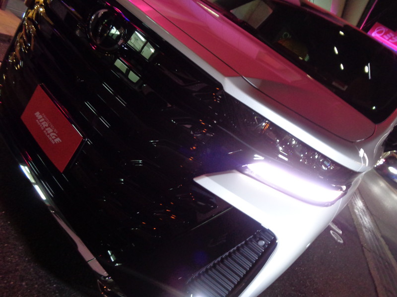 走りも楽しめる高級ミニバン 40ヴェルファイア。