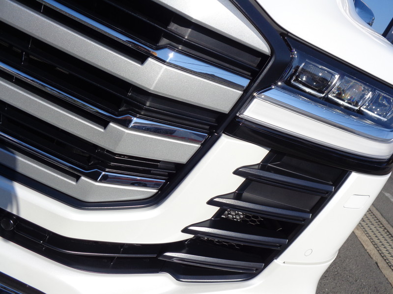 盗難対策必須！海外でも人気のランクル300