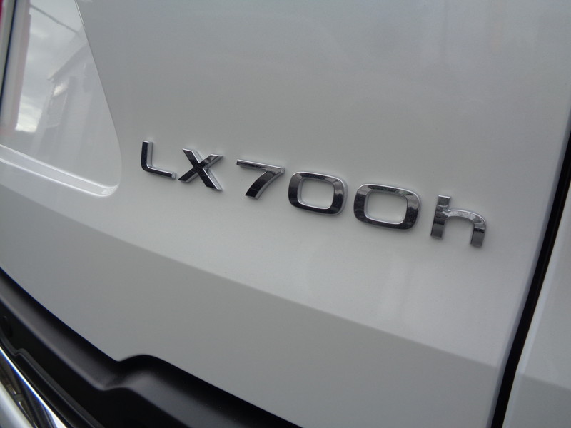 LEXUS LX700h